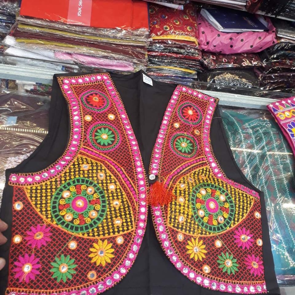 Vests - Picture 7 of 8